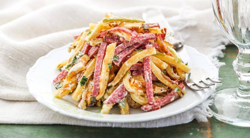 Салат с ветчиной и кукурузой: самые вкусные «лодочки»