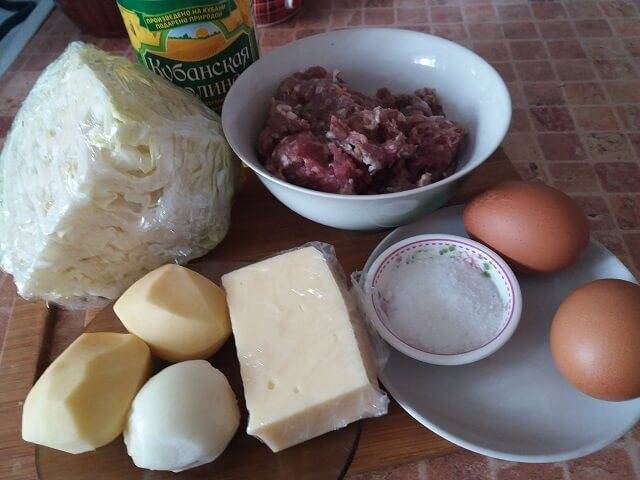 Стожки из фарша и картофеля в духовке