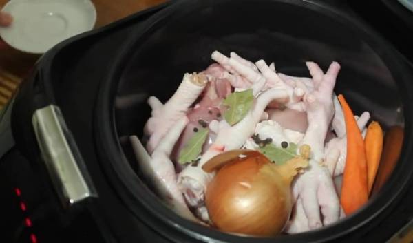 Как приготовить праздничный холодец из курицы: рецепт с фото