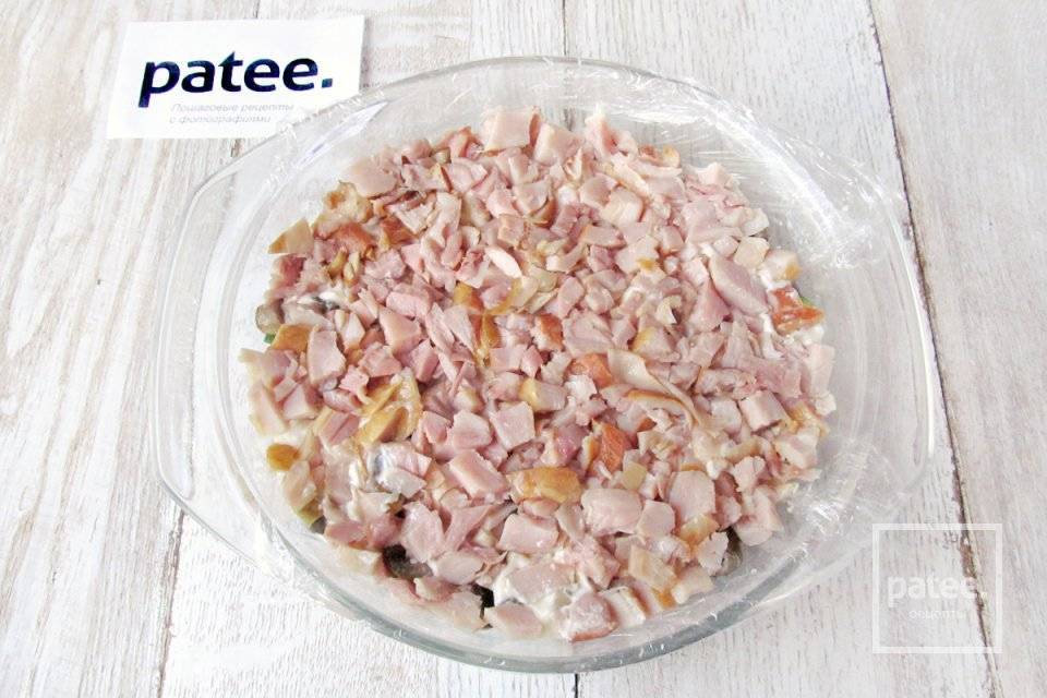 Салат с копченым окорочком: фото-рецепт, который вас удивит