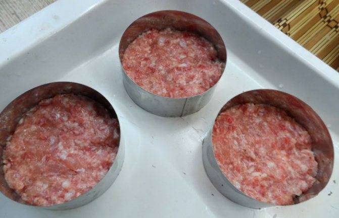 Стожки из фарша и картофеля в духовке