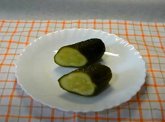 Хрустящие малосольные огурцы — фото рецепт