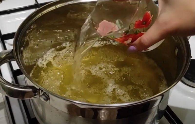 Горький перец на зиму: 10 вариантов закуски с огоньком!