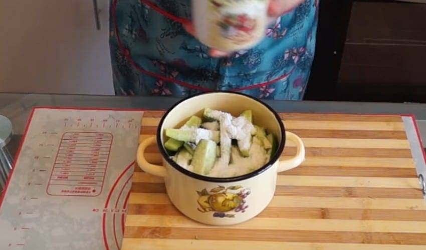 Хрустящие малосольные огурцы — фото рецепт