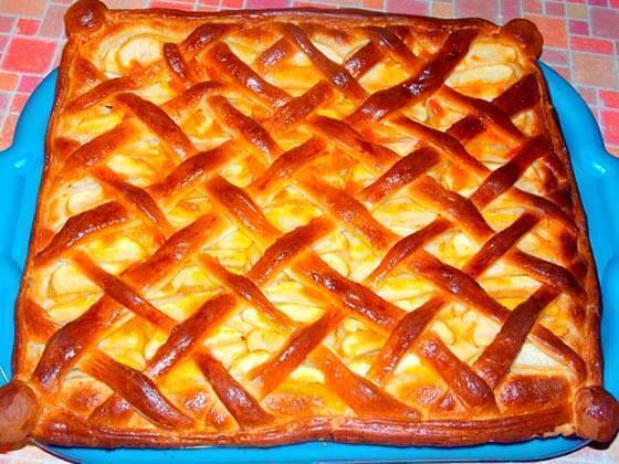 Пирог с яблоками в духовке: 7 фото рецептов