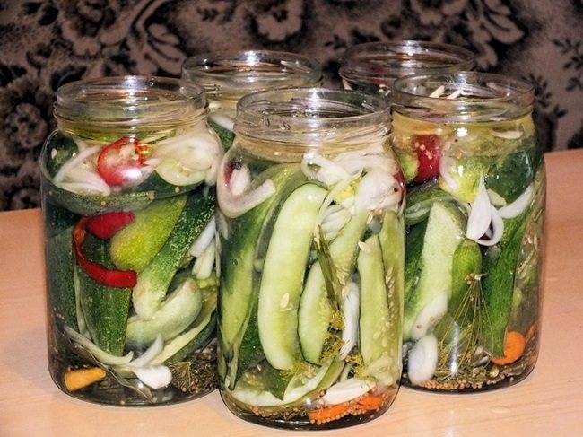 Салаты из огурцов на зиму — 9 самых вкусных рецептов